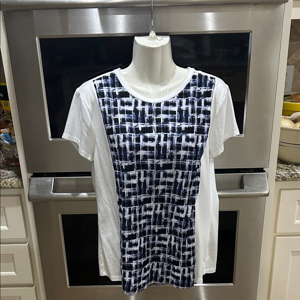 Simply Vera Vera Wang White and Navy Short Sleeve Tee